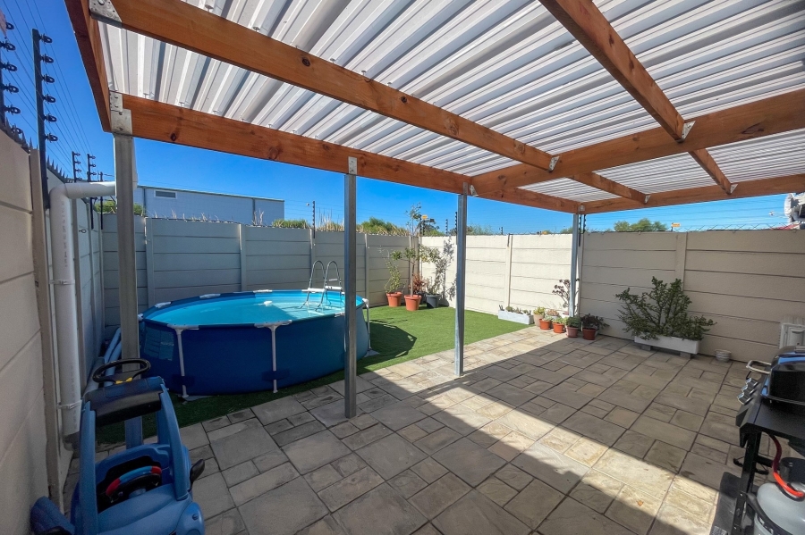 2 Bedroom Property for Sale in Hagley Western Cape